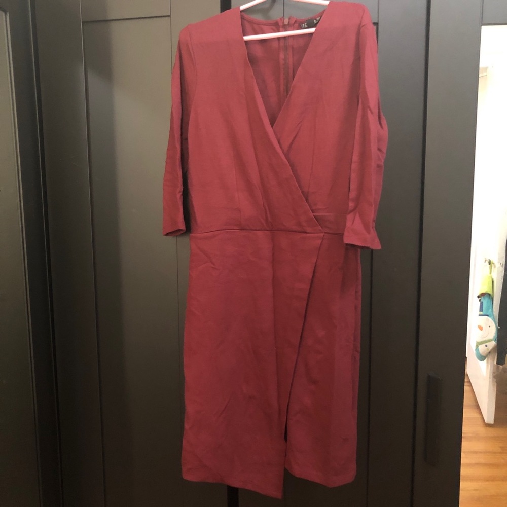 TOPSHOP WRAP DRESS - NWOT, Perfect for holidays!!!